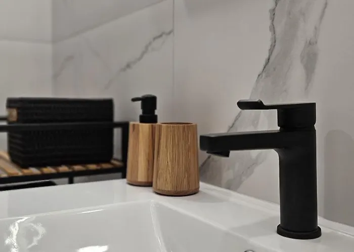 Ambar 216b Apartment *